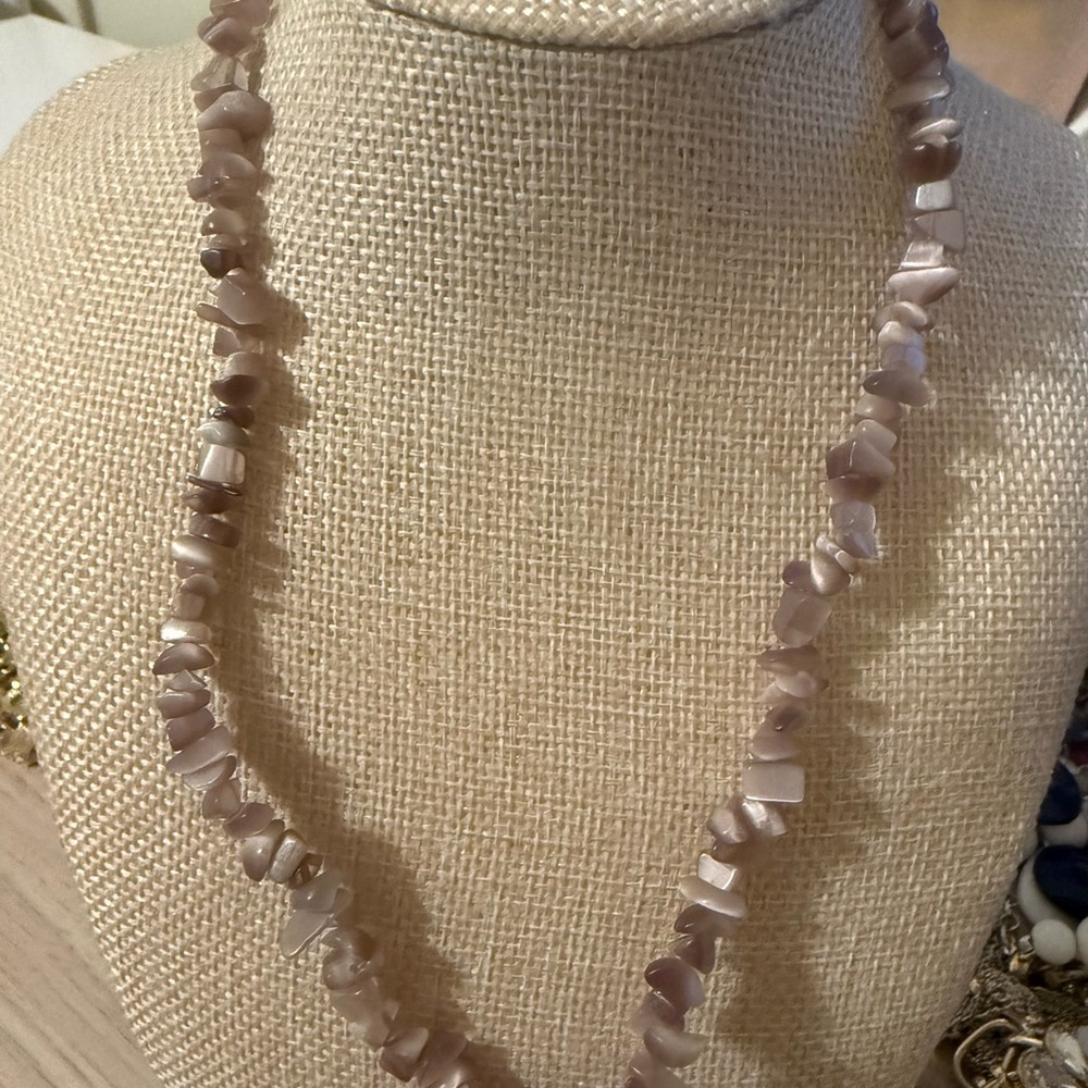 Mauve Grey‎ Cats Eye Glass Chip Necklace Boho Shimmer Barrel Clasp 18 Inch